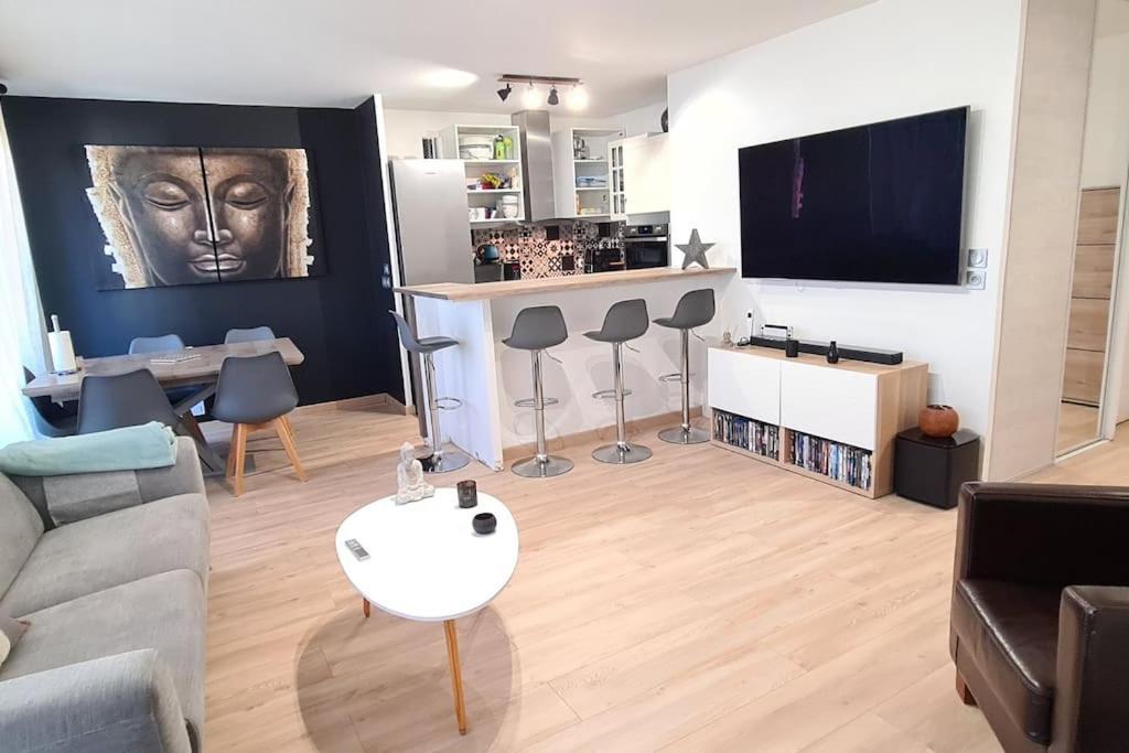 מונט-לה-ג'ולי Charmant Logement Avec Jacuzzi מראה חיצוני תמונה