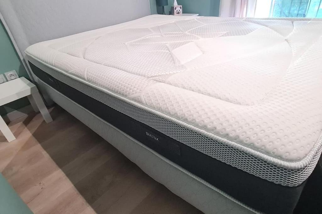 מונט-לה-ג'ולי Charmant Logement Avec Jacuzzi מראה חיצוני תמונה